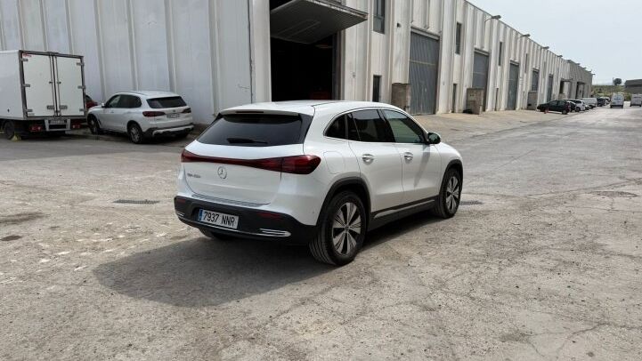 MERCEDES-BENZ EQA 250+